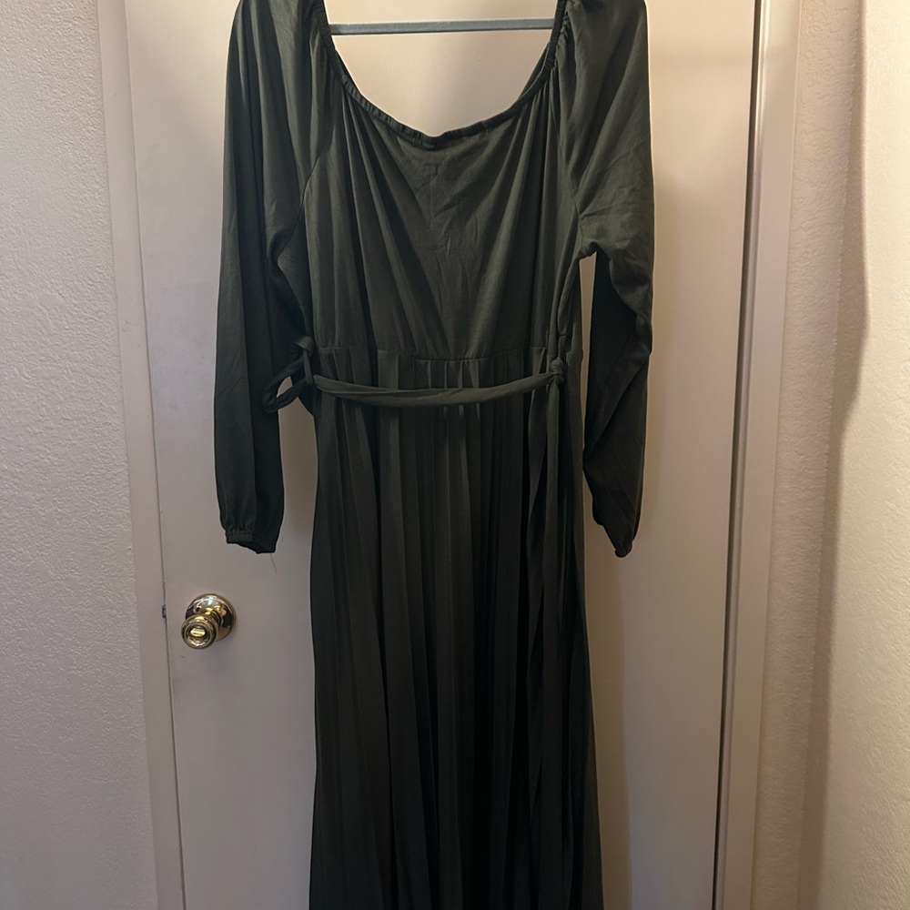 BloomChic Green Long Sleeve Dress
